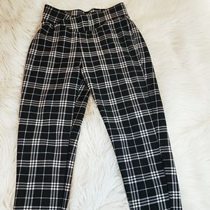 Sleek Meduim Plaid Pants Black&White